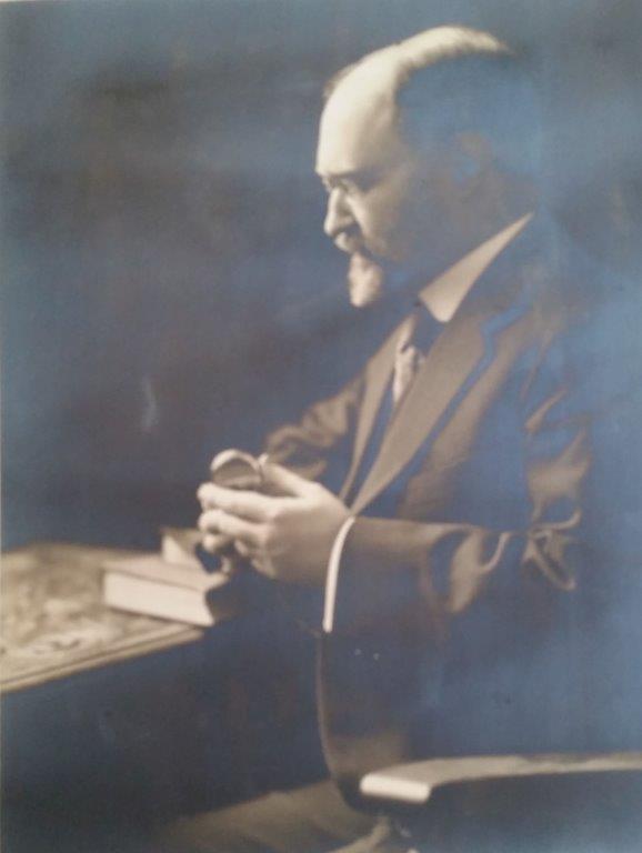 Studio photograph of Blewett Lee taken later in his life.