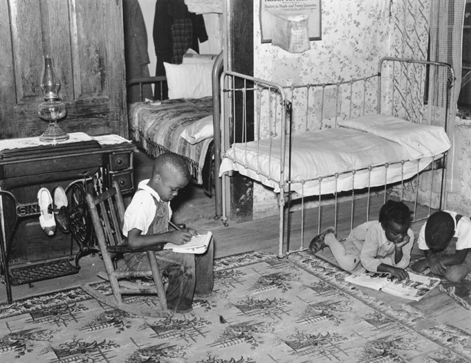 Mississippi cabin with children